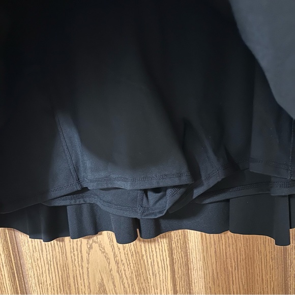 Halara Athleisure skirt - Picture 3 of 8